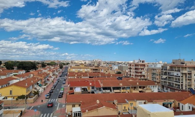 Resale - Apartment / flat -
Torrevieja - Playa Los Naufragos