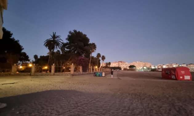 Resale - Apartment / flat -
Torrevieja - Playa Los Naufragos