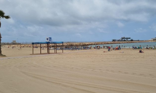 Resale - Apartment / flat -
Torrevieja - Playa Los Naufragos