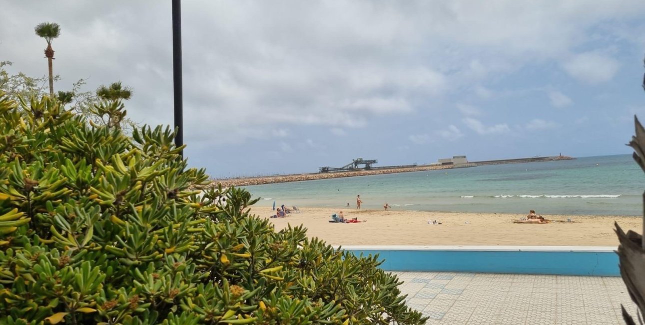Resale - Apartment / flat -
Torrevieja - Playa Los Naufragos