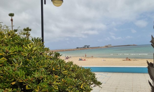 Resale - Apartment / flat -
Torrevieja - Playa Los Naufragos