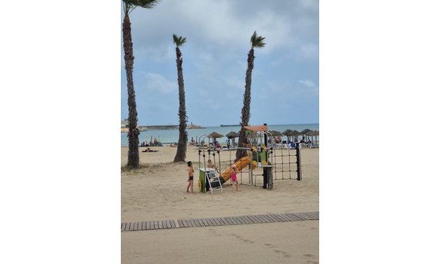 Resale - Apartment / flat -
Torrevieja - Playa Los Naufragos