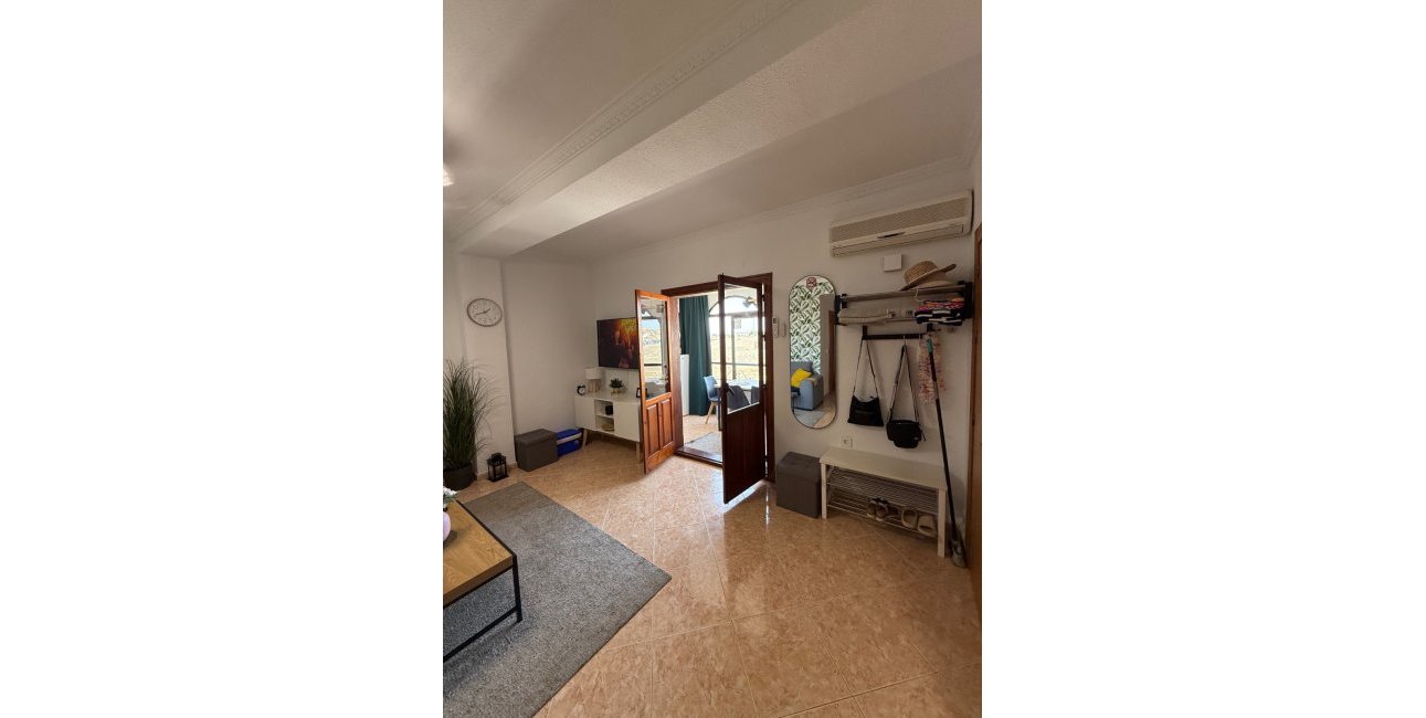 Resale - Apartment / flat -
Torrevieja - Torre La Mata