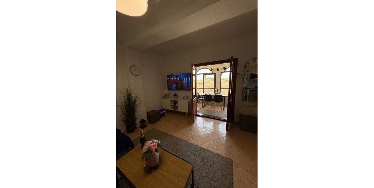 Resale - Apartment / flat -
Torrevieja - Torre La Mata