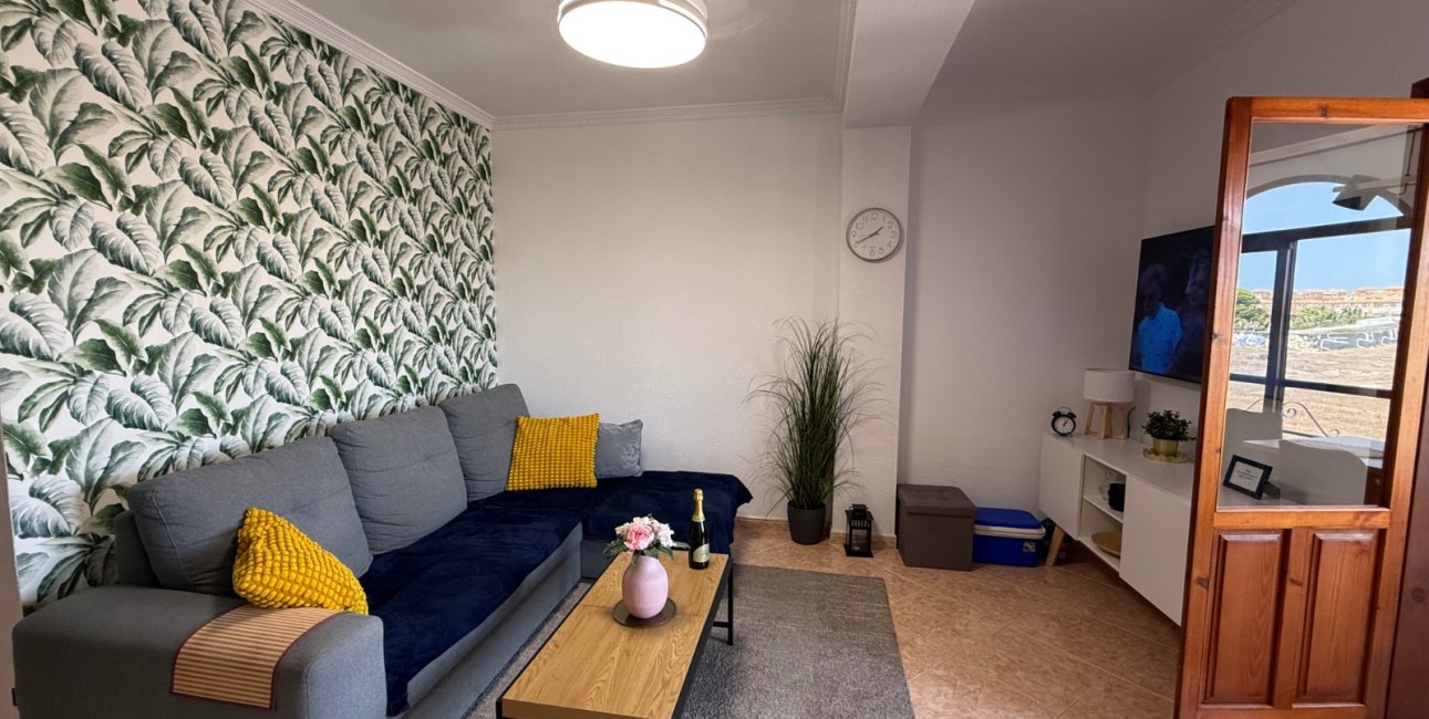 Resale - Apartment / flat -
Torrevieja - Torre La Mata
