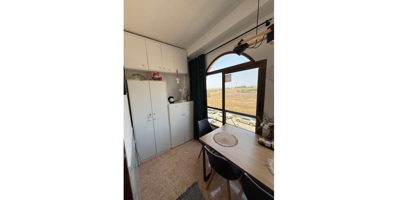 Resale - Apartment / flat -
Torrevieja - Torre La Mata