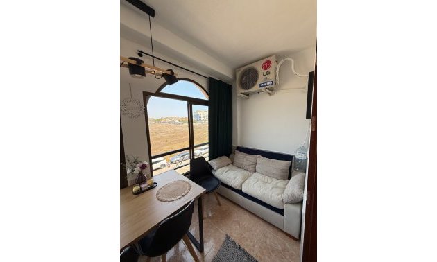 Resale - Apartment / flat -
Torrevieja - Torre La Mata
