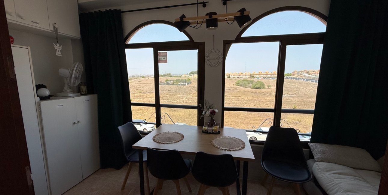 Resale - Apartment / flat -
Torrevieja - Torre La Mata