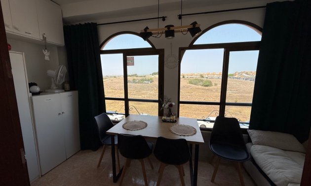 Resale - Apartment / flat -
Torrevieja - Torre La Mata