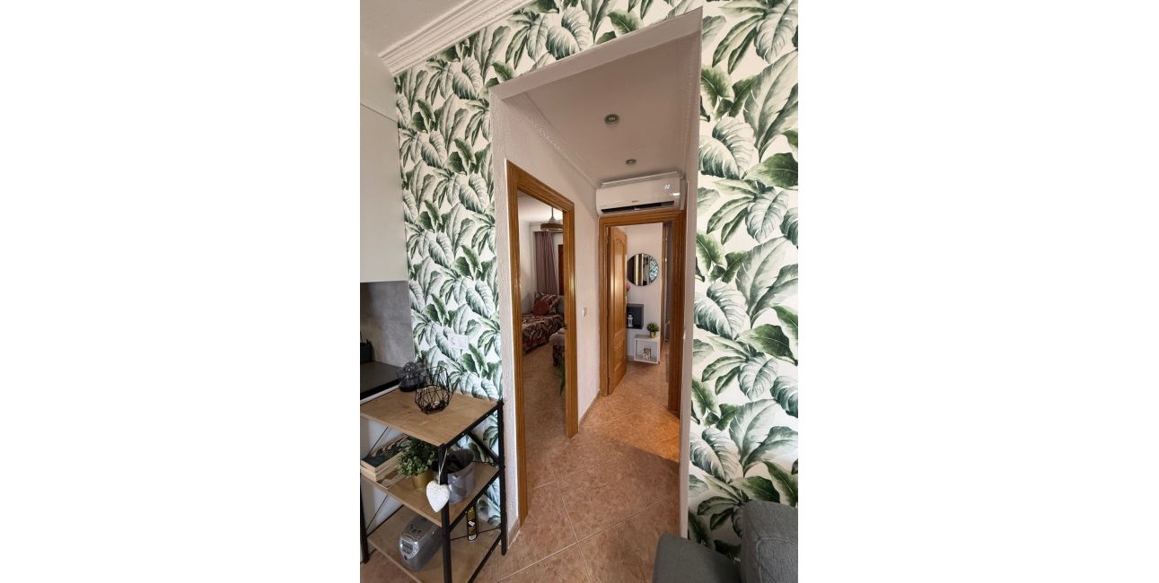 Resale - Apartment / flat -
Torrevieja - Torre La Mata