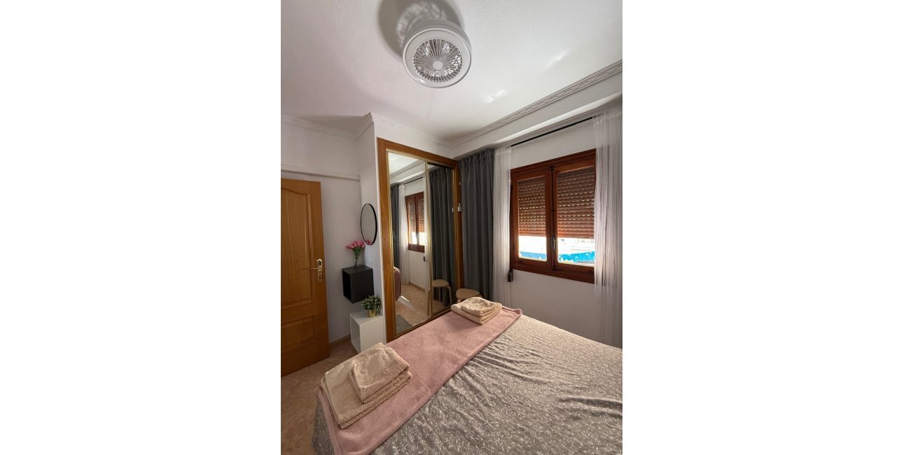 Resale - Apartment / flat -
Torrevieja - Torre La Mata