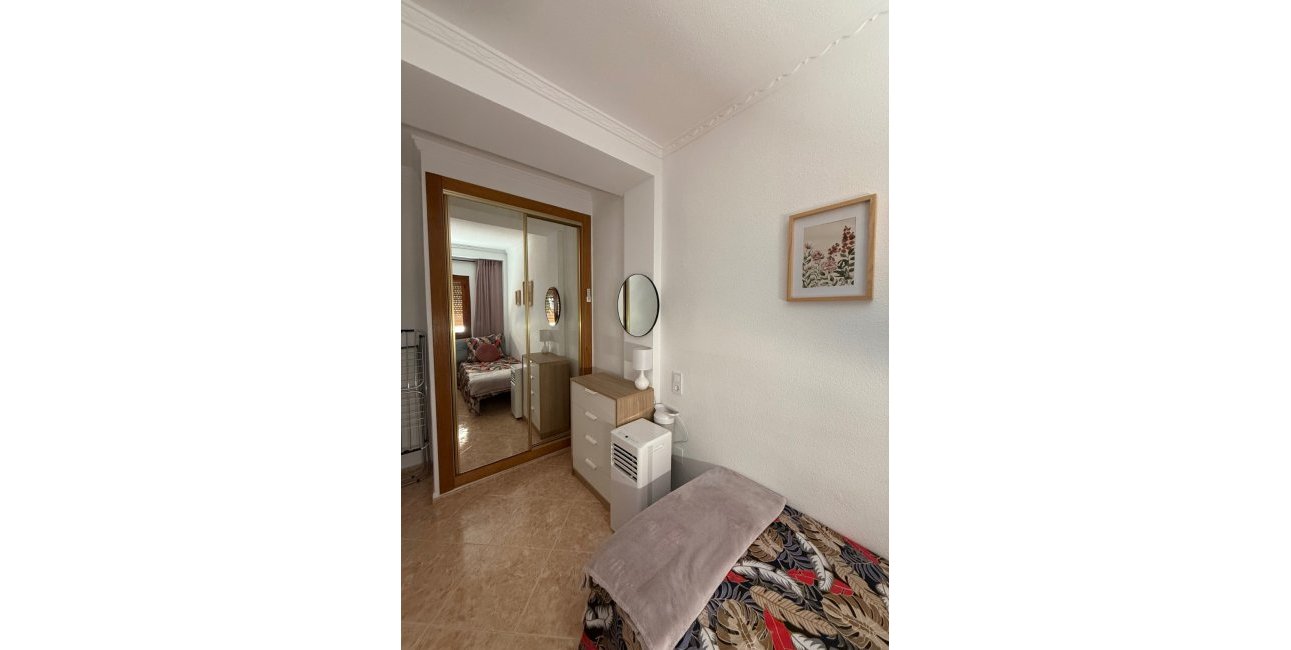 Resale - Apartment / flat -
Torrevieja - Torre La Mata