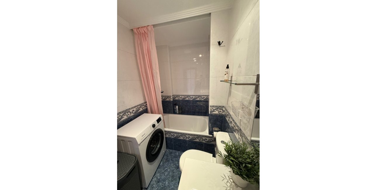 Resale - Apartment / flat -
Torrevieja - Torre La Mata