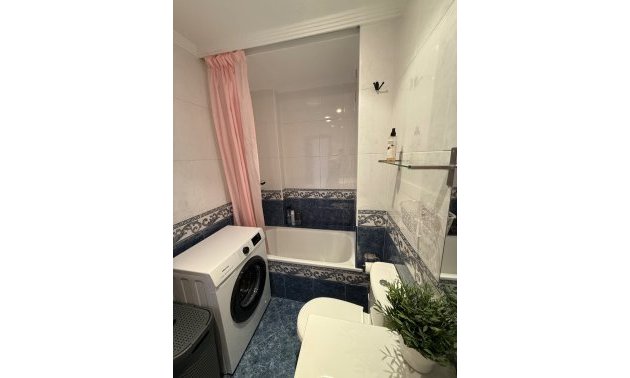 Resale - Apartment / flat -
Torrevieja - Torre La Mata