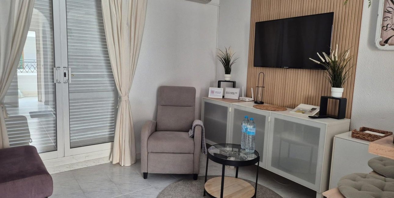 Resale - Apartment / flat -
Torrevieja - Torre La Mata
