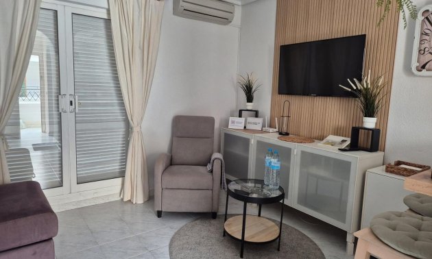 Resale - Apartment / flat -
Torrevieja - Torre La Mata
