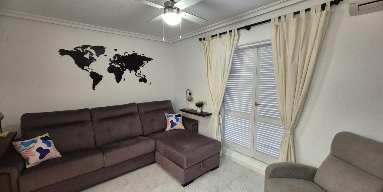 Resale - Apartment / flat -
Torrevieja - Torre La Mata