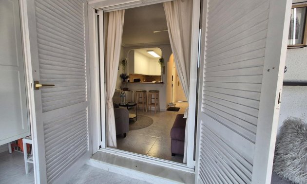 Resale - Apartment / flat -
Torrevieja - Torre La Mata