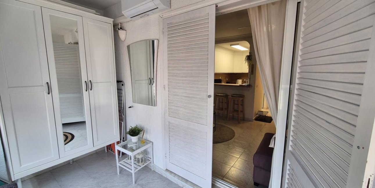Resale - Apartment / flat -
Torrevieja - Torre La Mata