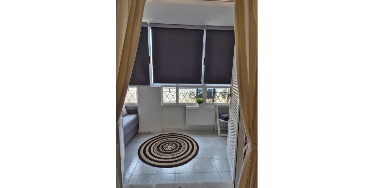 Resale - Apartment / flat -
Torrevieja - Torre La Mata
