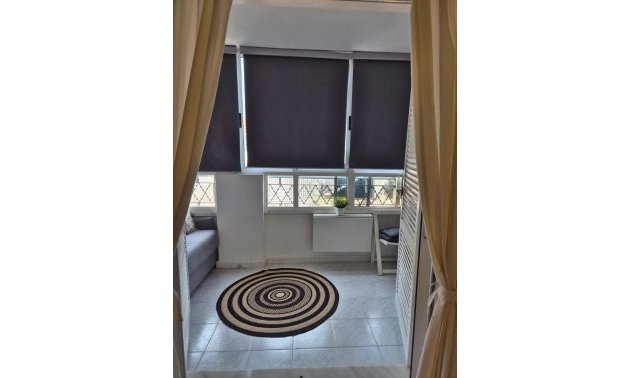 Resale - Apartment / flat -
Torrevieja - Torre La Mata