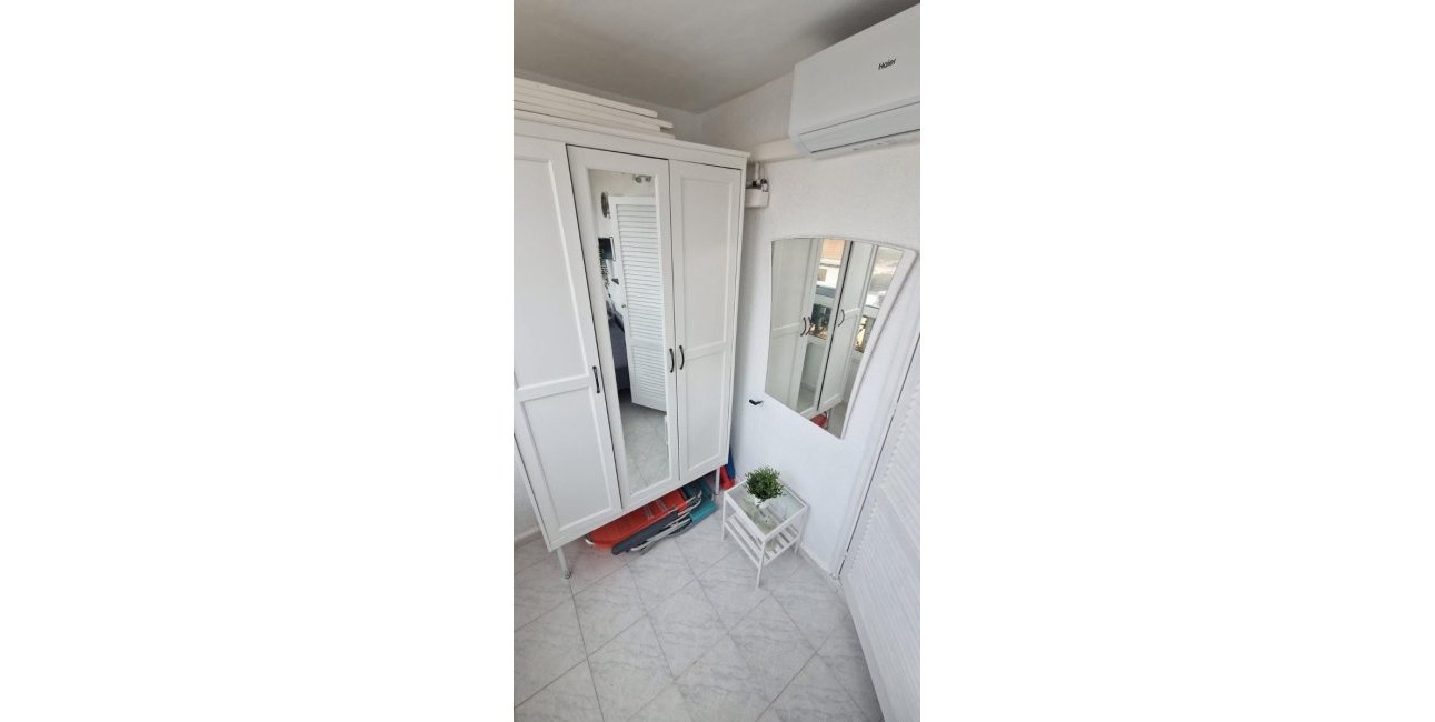 Resale - Apartment / flat -
Torrevieja - Torre La Mata
