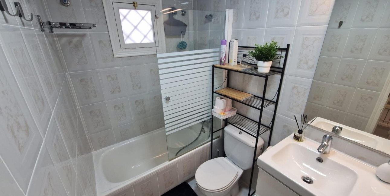 Resale - Apartment / flat -
Torrevieja - Torre La Mata