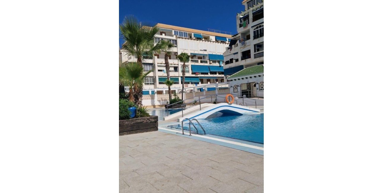 Resale - Apartment / flat -
Torrevieja - Torre La Mata