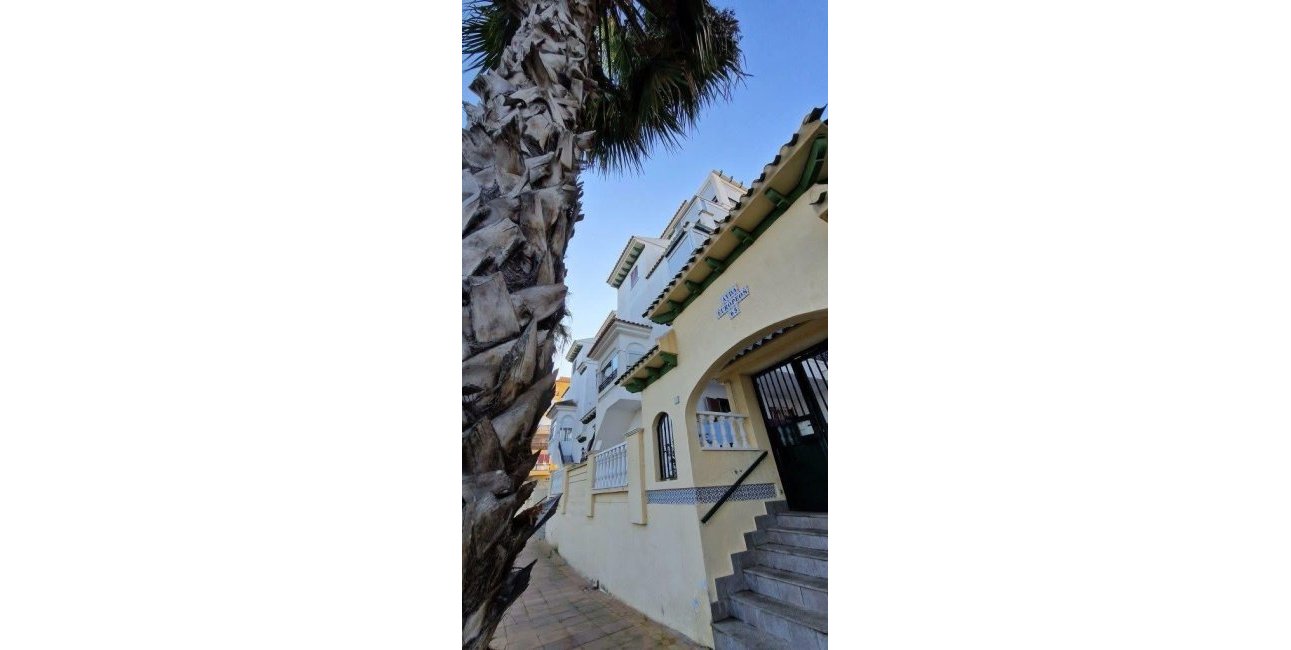 Resale - Apartment / flat -
Torrevieja - Torre La Mata