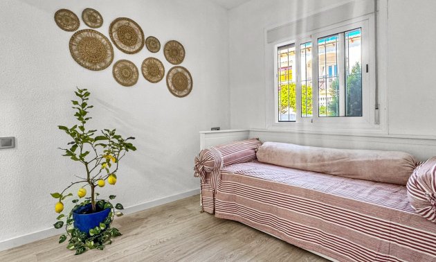 Resale - Apartment / flat -
Orihuela Costa - Los Balcones