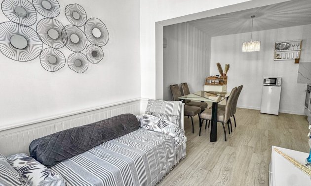 Resale - Apartment / flat -
Orihuela Costa - Los Balcones