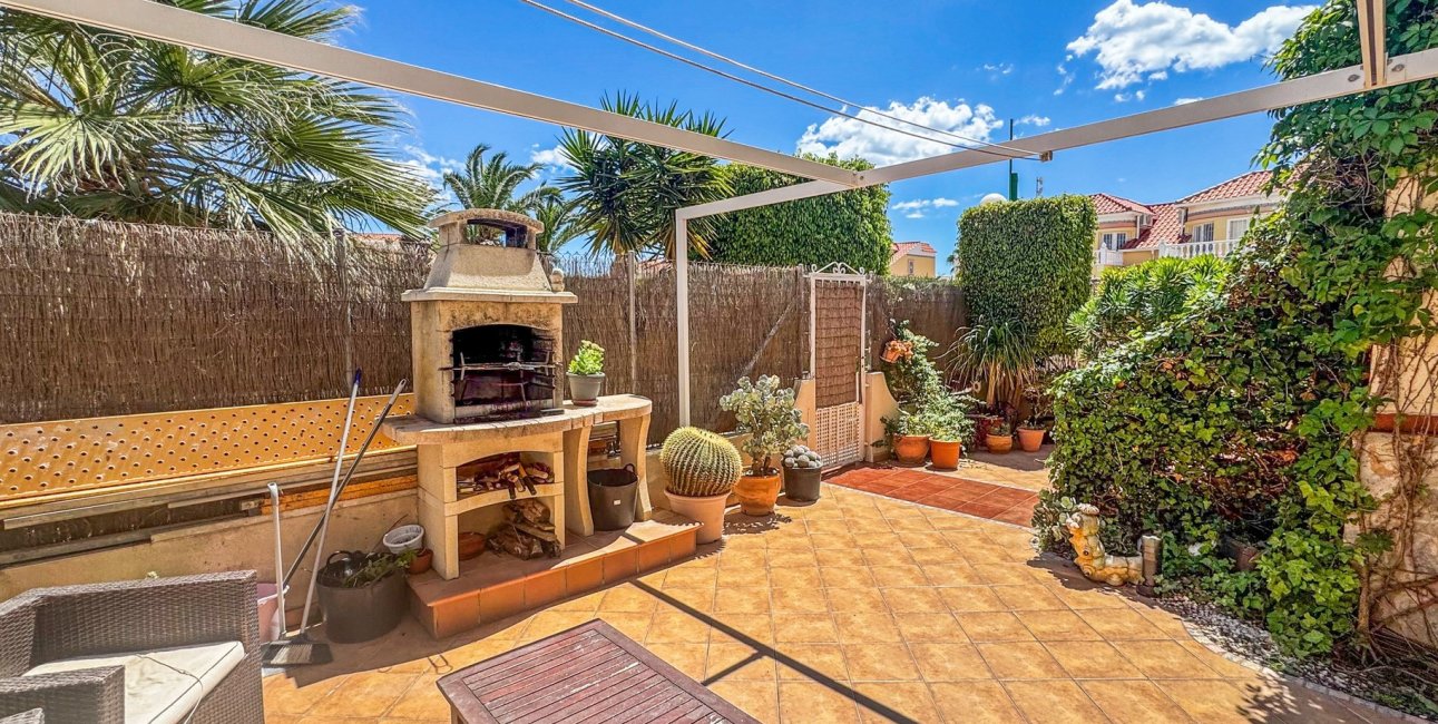 Resale - Townhouse -
Orihuela Costa - La Florida