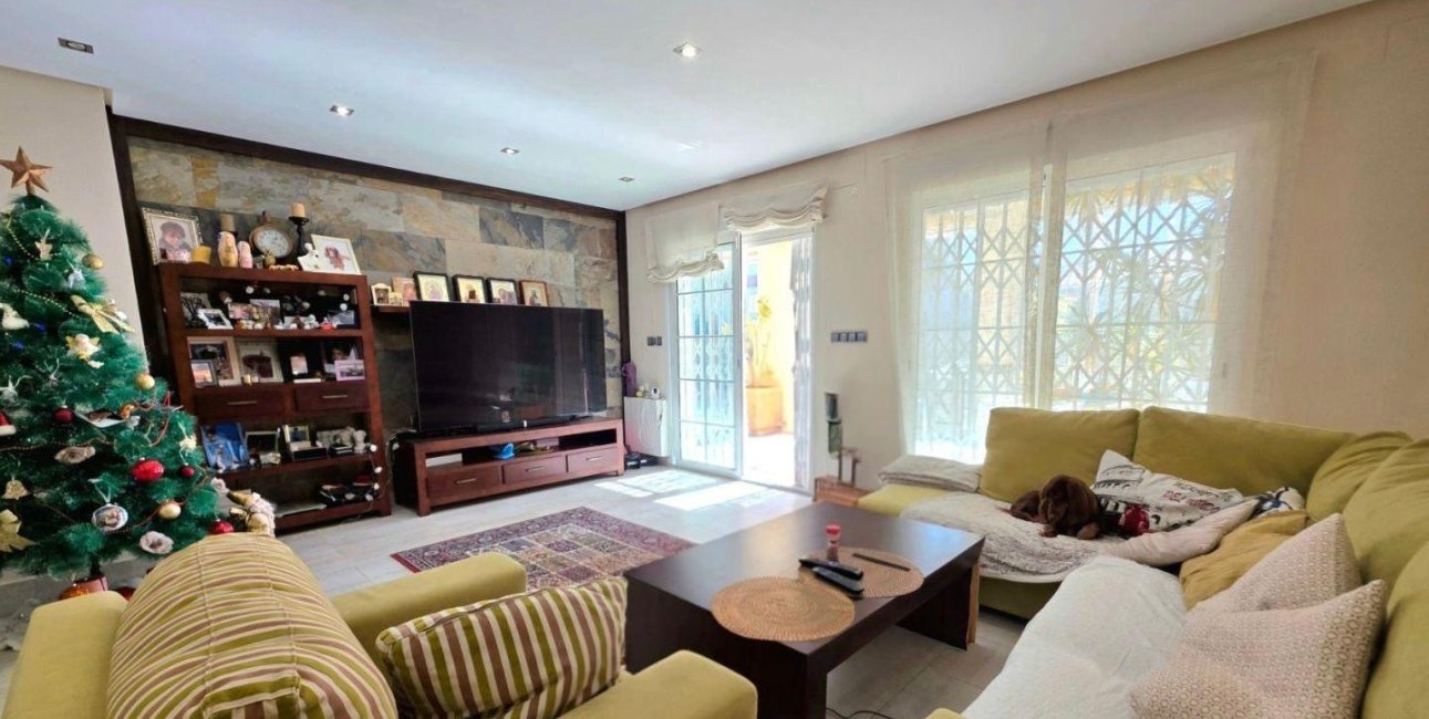 Resale - Villa -
Dehesa de campoamor - Campoamor