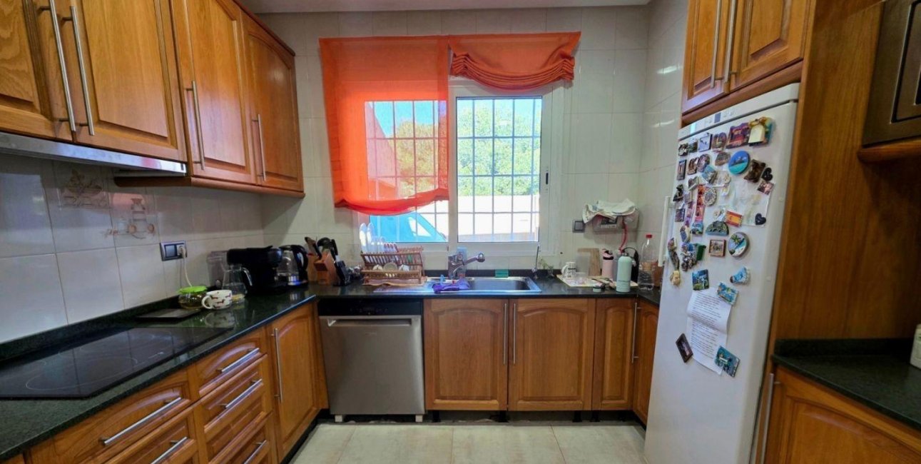 Resale - Villa -
Dehesa de campoamor - Campoamor