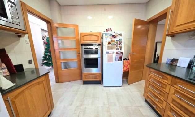 Resale - Villa -
Dehesa de campoamor - Campoamor