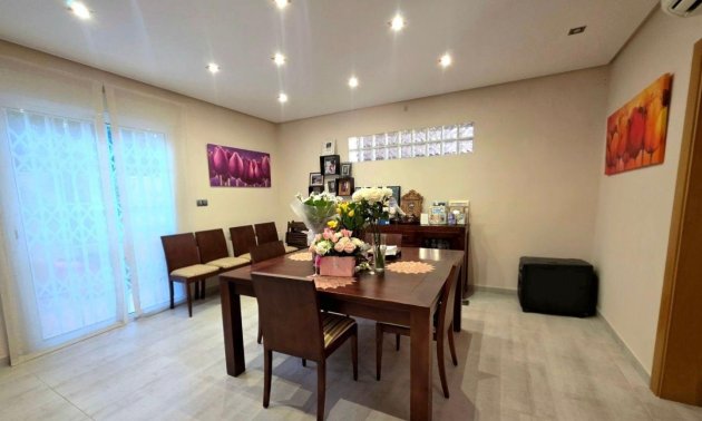 Resale - Villa -
Dehesa de campoamor - Campoamor