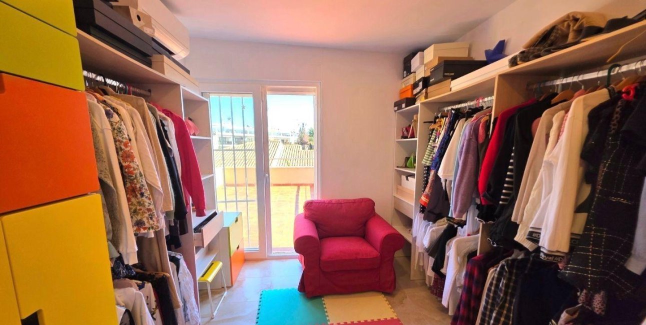 Resale - Villa -
Dehesa de campoamor - Campoamor