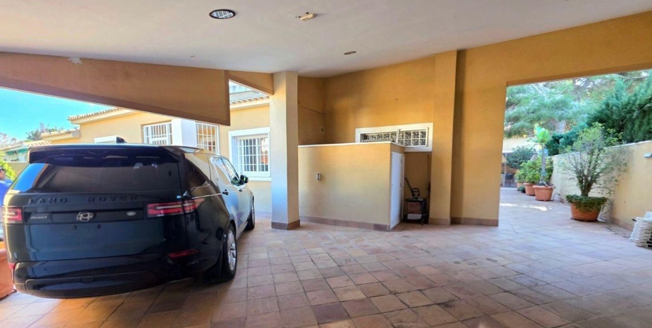 Resale - Villa -
Dehesa de campoamor - Campoamor