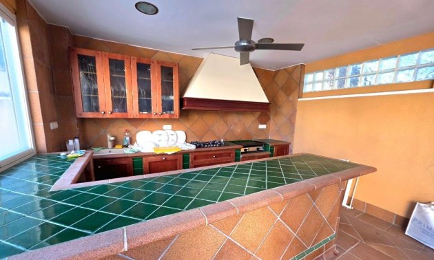 Resale - Villa -
Dehesa de campoamor - Campoamor
