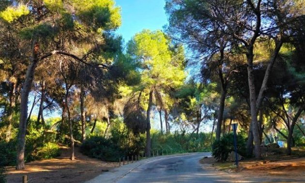 Resale - Villa -
Dehesa de campoamor - Campoamor