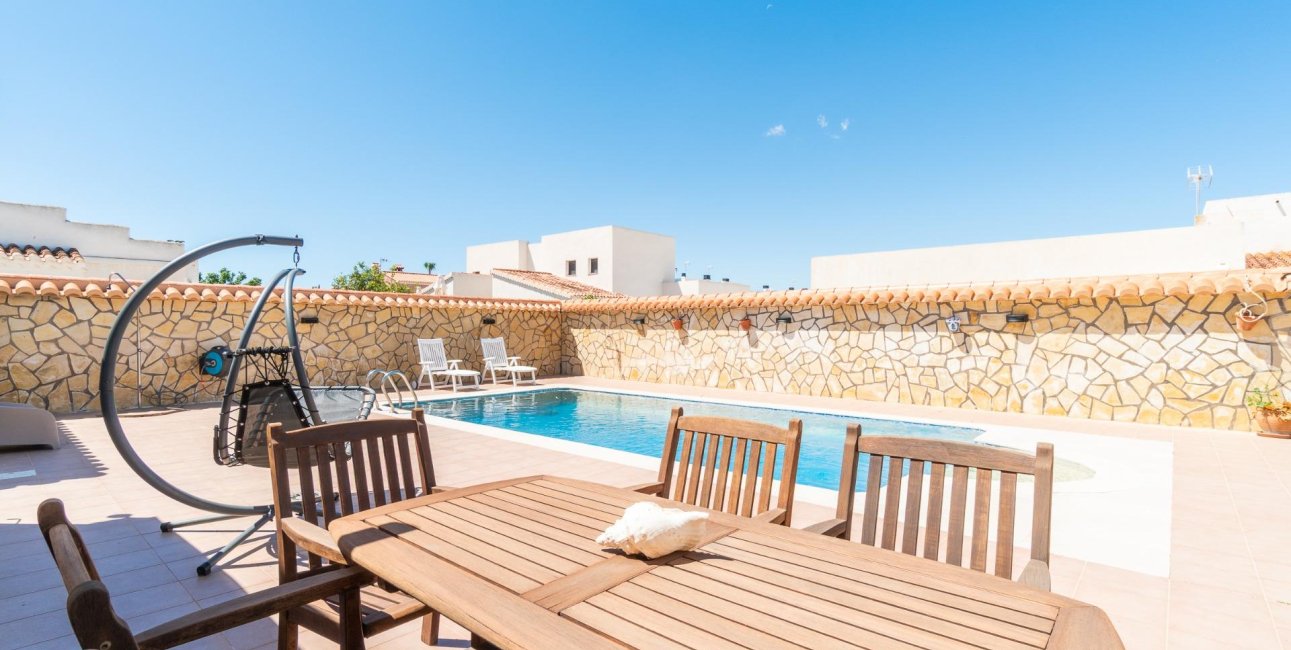 Resale - Villa -
Torrevieja - Torreta florida