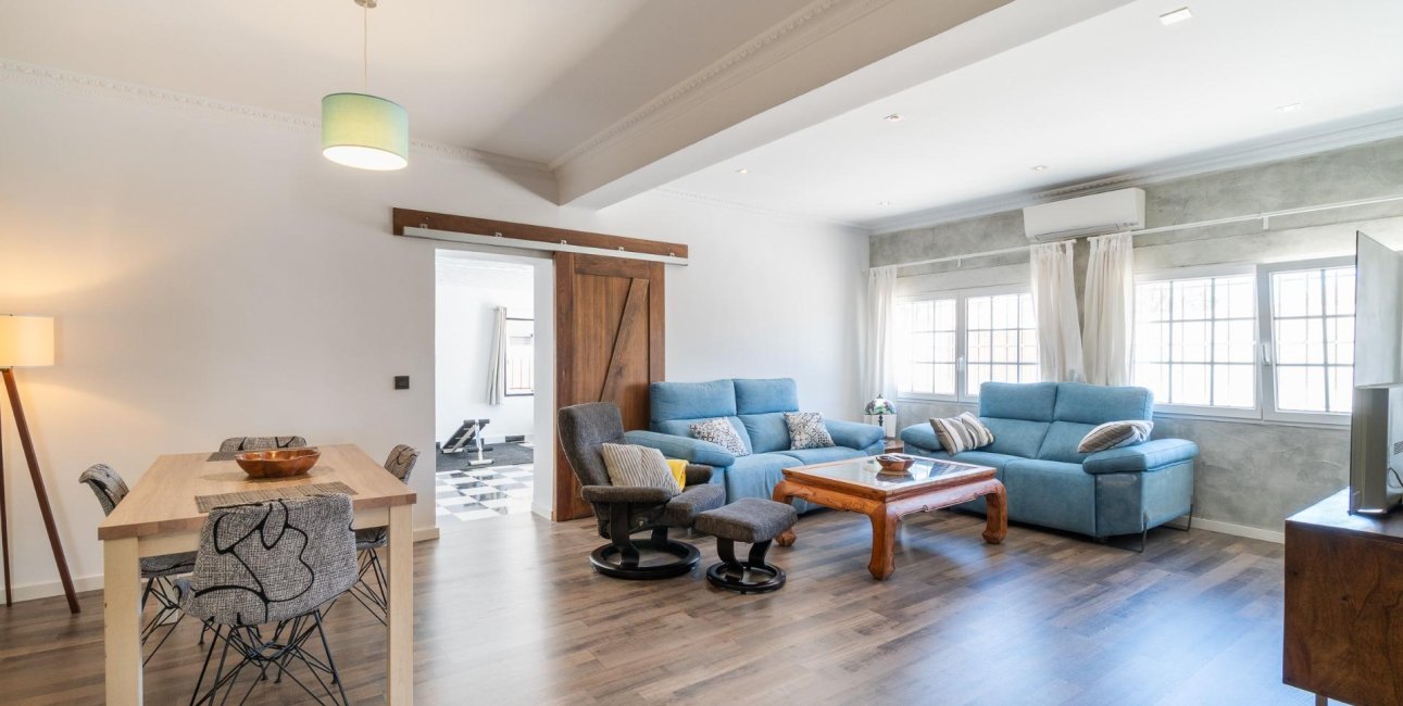 Resale - Villa -
Torrevieja - Torreta florida