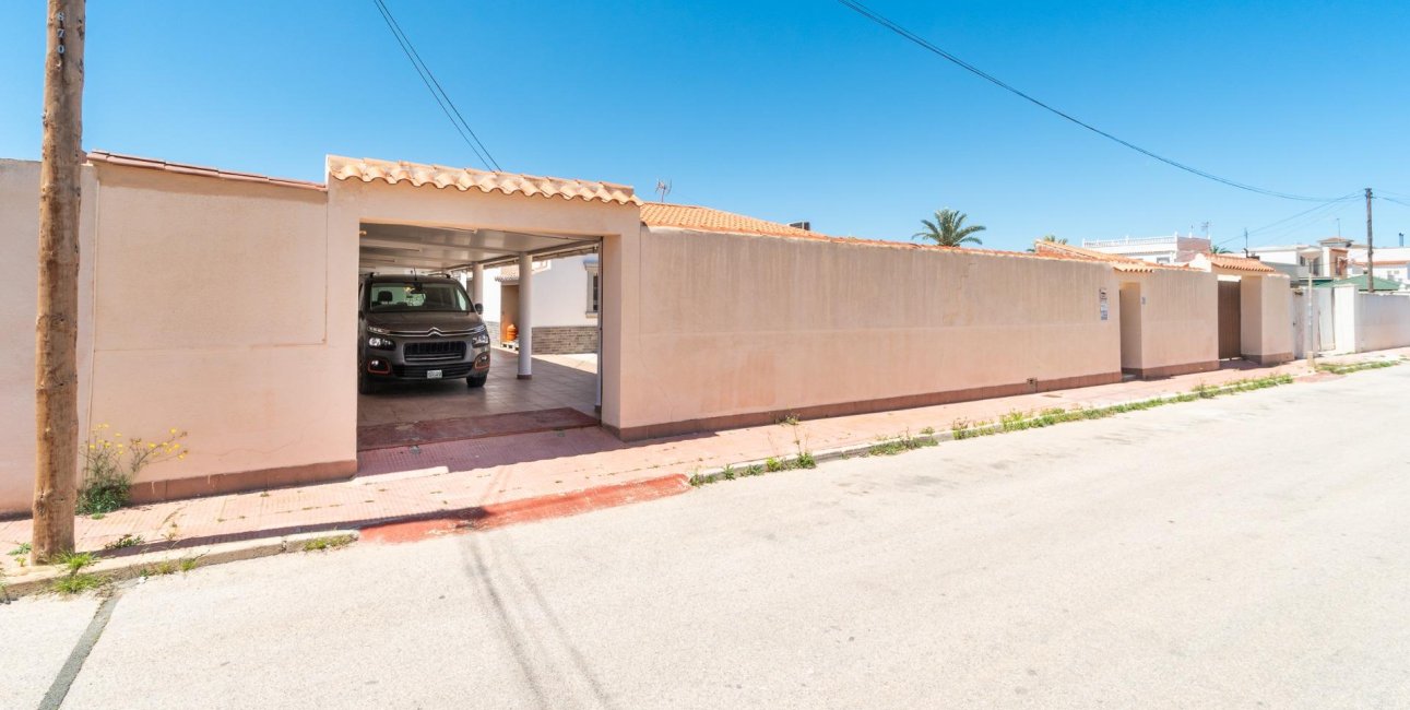 Resale - Villa -
Torrevieja - Torreta florida