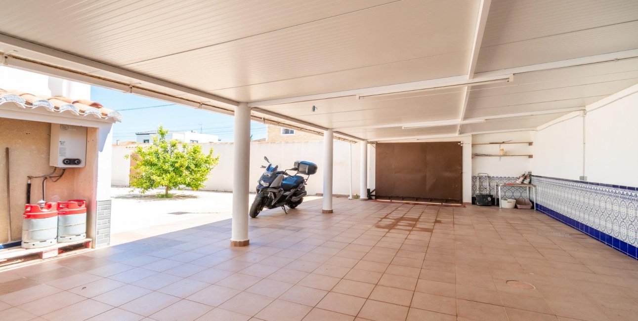 Resale - Villa -
Torrevieja - Torreta florida