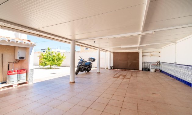 Resale - Villa -
Torrevieja - Torreta florida