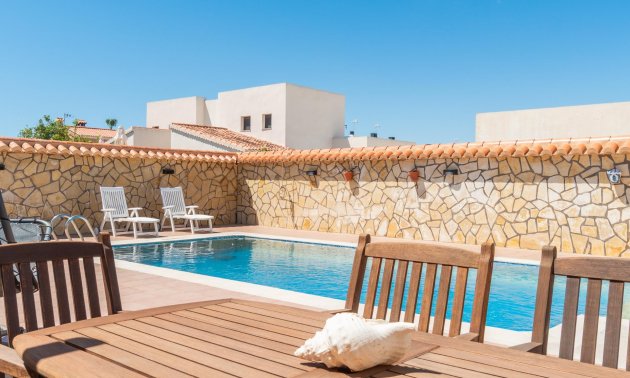 Resale - Villa -
Torrevieja - Torreta florida