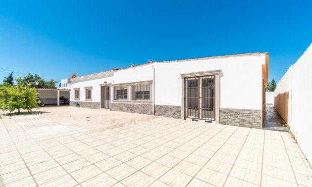 Resale - Villa -
Torrevieja - Torreta florida