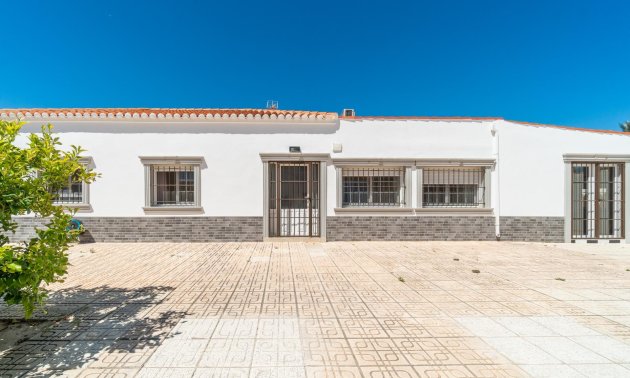 Resale - Villa -
Torrevieja - Torreta florida