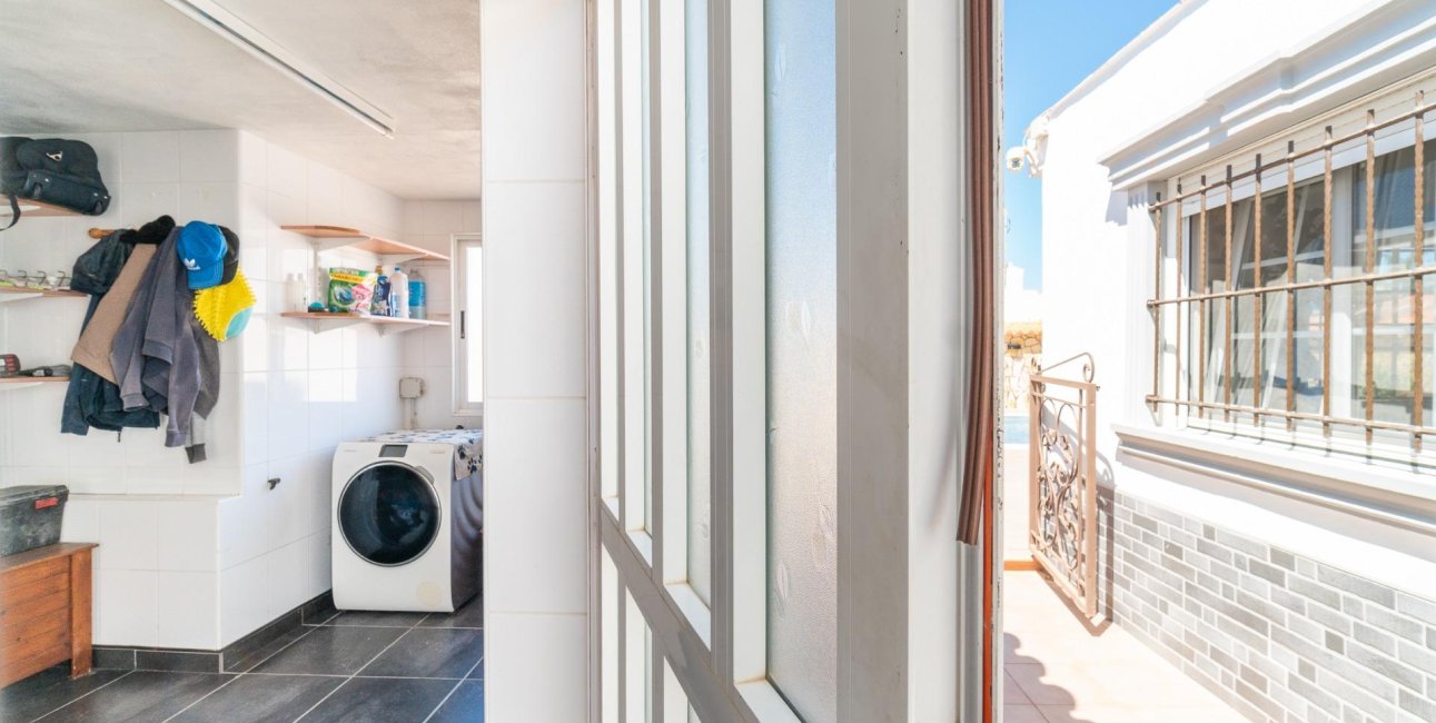 Resale - Villa -
Torrevieja - Torreta florida