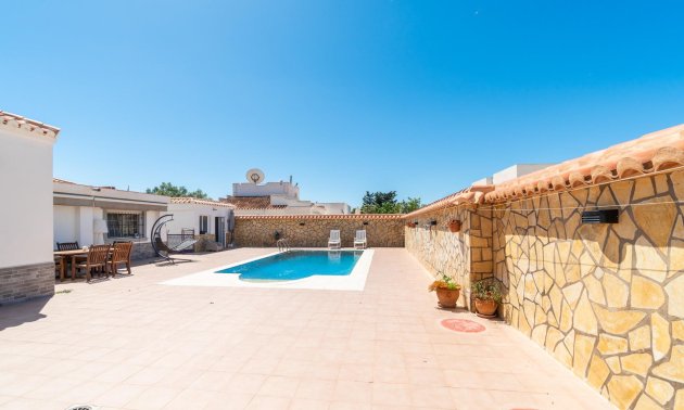 Resale - Villa -
Torrevieja - Torreta florida
